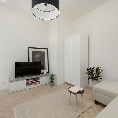Komfortowe I Przytulne Studio Blisko Parku Wroclaw By Noclegi Renters Bagian luar foto