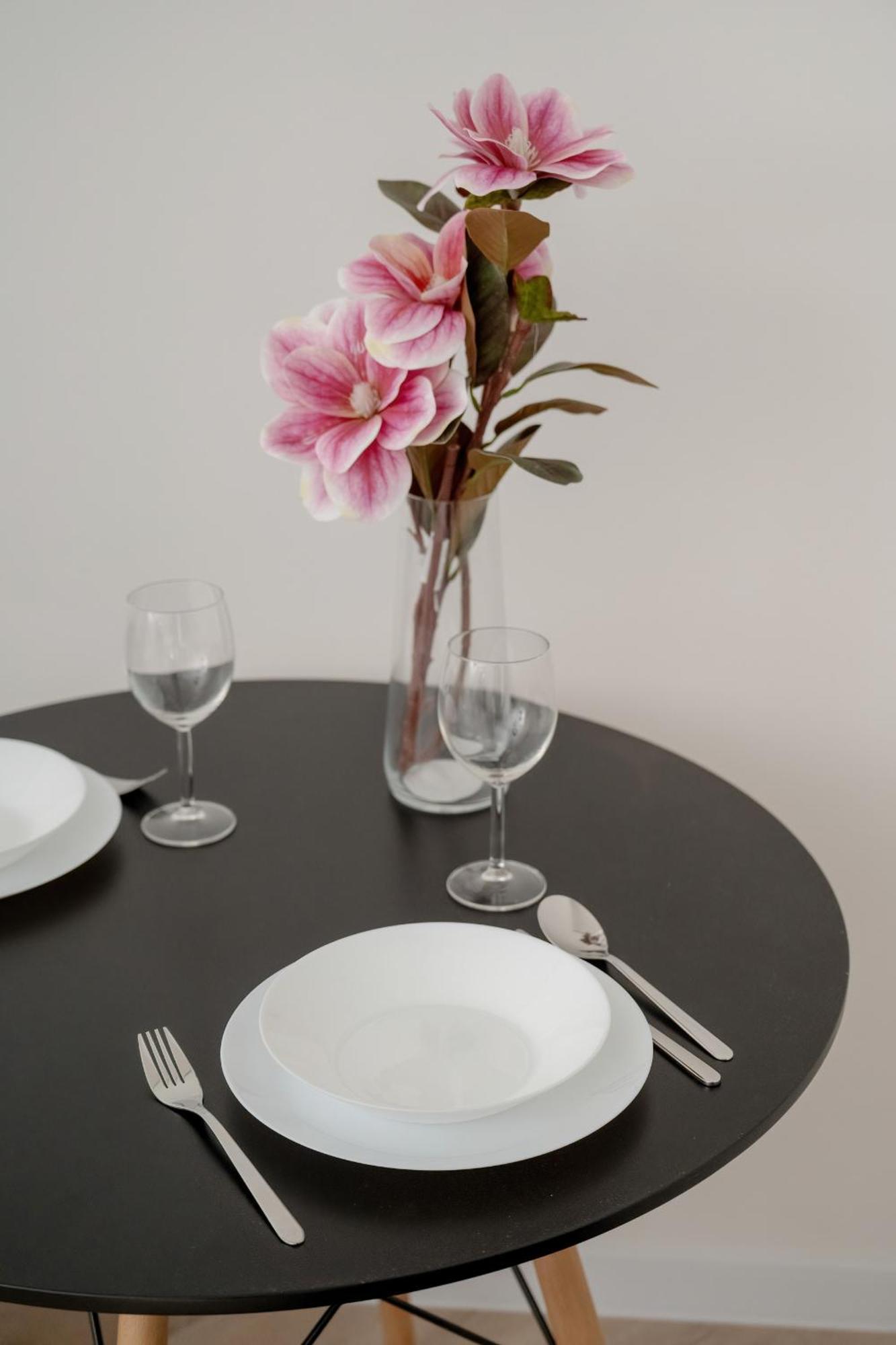 Komfortowe I Przytulne Studio Blisko Parku Wroclaw By Noclegi Renters Bagian luar foto