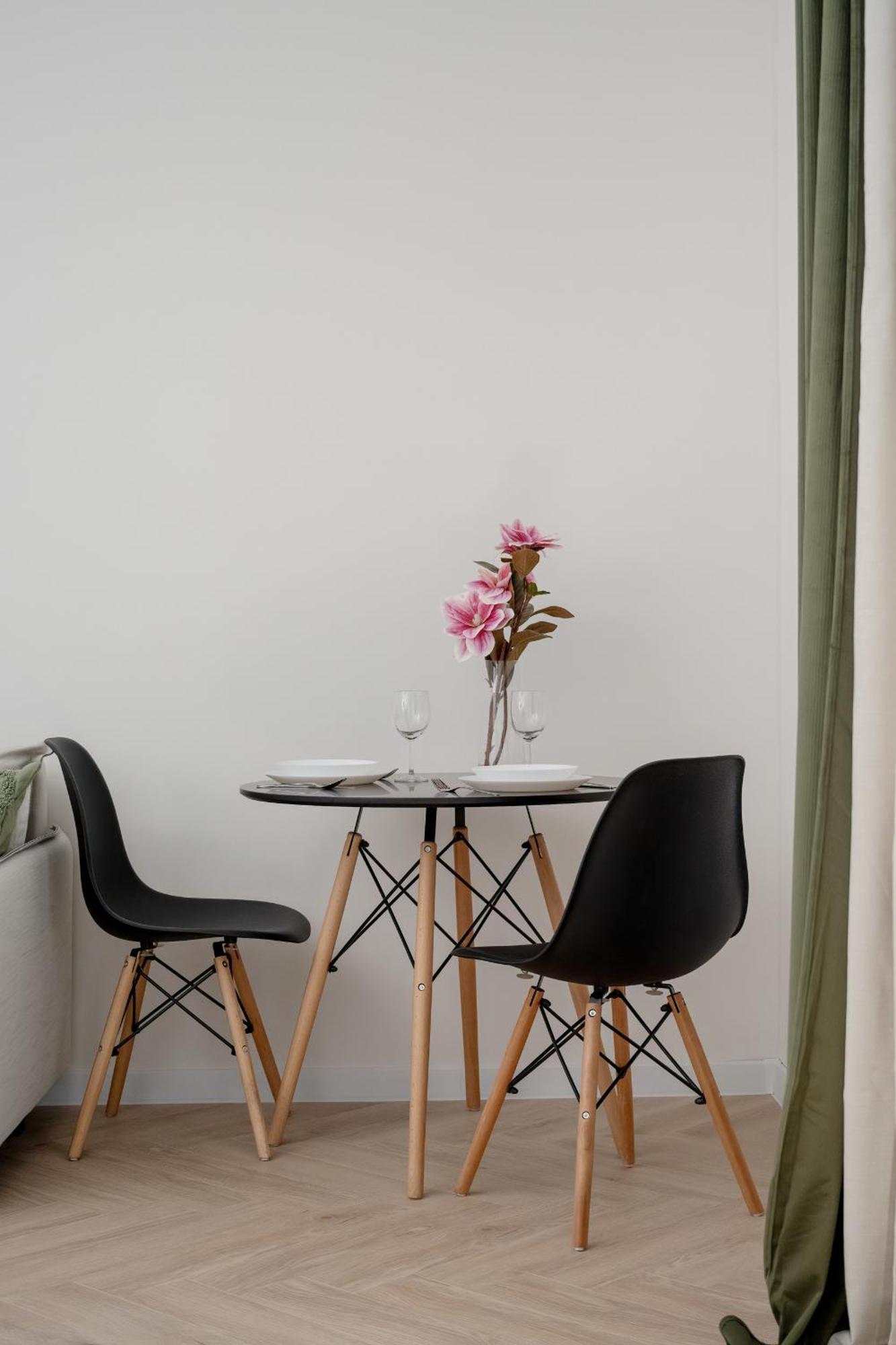Komfortowe I Przytulne Studio Blisko Parku Wroclaw By Noclegi Renters Bagian luar foto